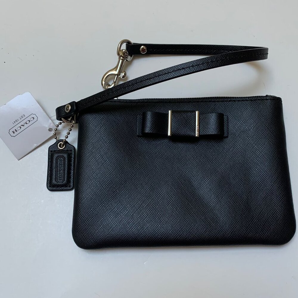NWT Coach Black Leather Bow Detail Wristlet